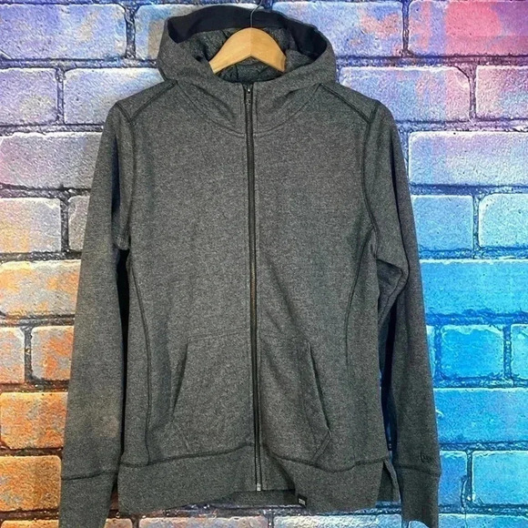 New Era Jackets & Blazers - New Era Women’s Sweatshirt Gray Medium